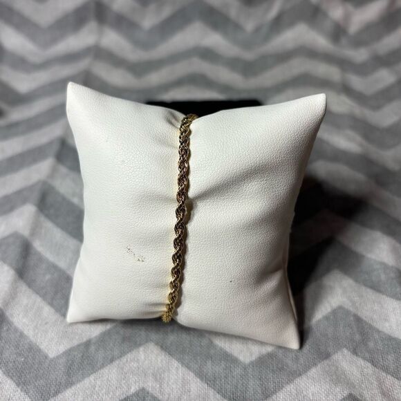 New! Gold Tone Dainty Bracelet Lobster Clasp & Extension - Picture 2 of 4